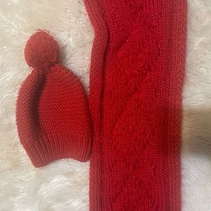Beautiful Scarf and hat set from Gap NWT
